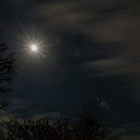 Mond u Wolken