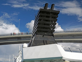 Passt der Kahn da durch?      