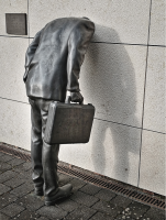 Mit dem Kopf durch die Wand